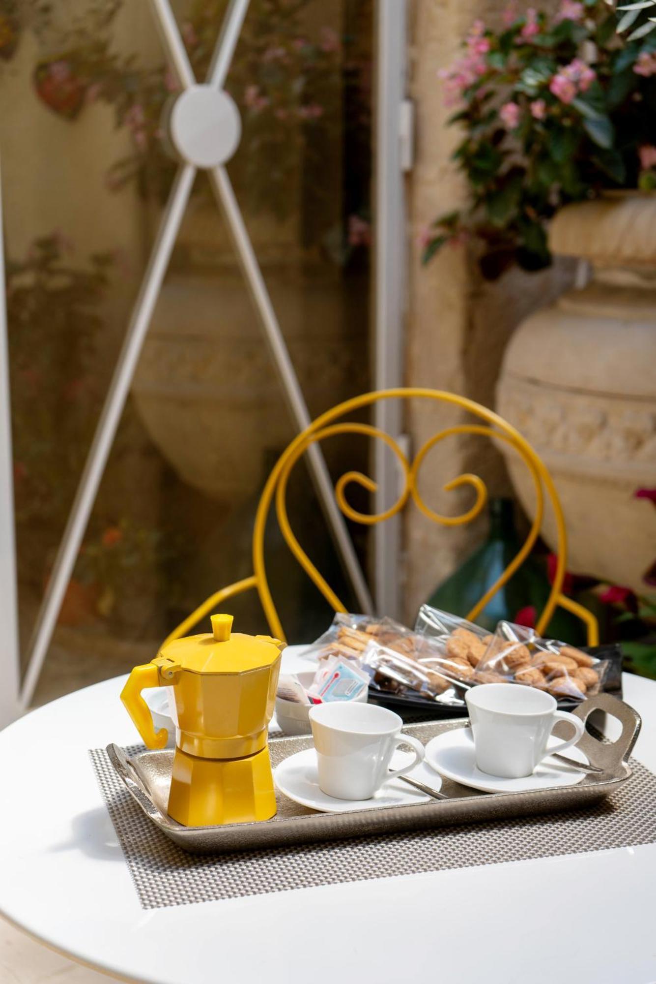 B&B Corte Dei Memoli Di Margiotta Giuseppina เลชเช ภายนอก รูปภาพ