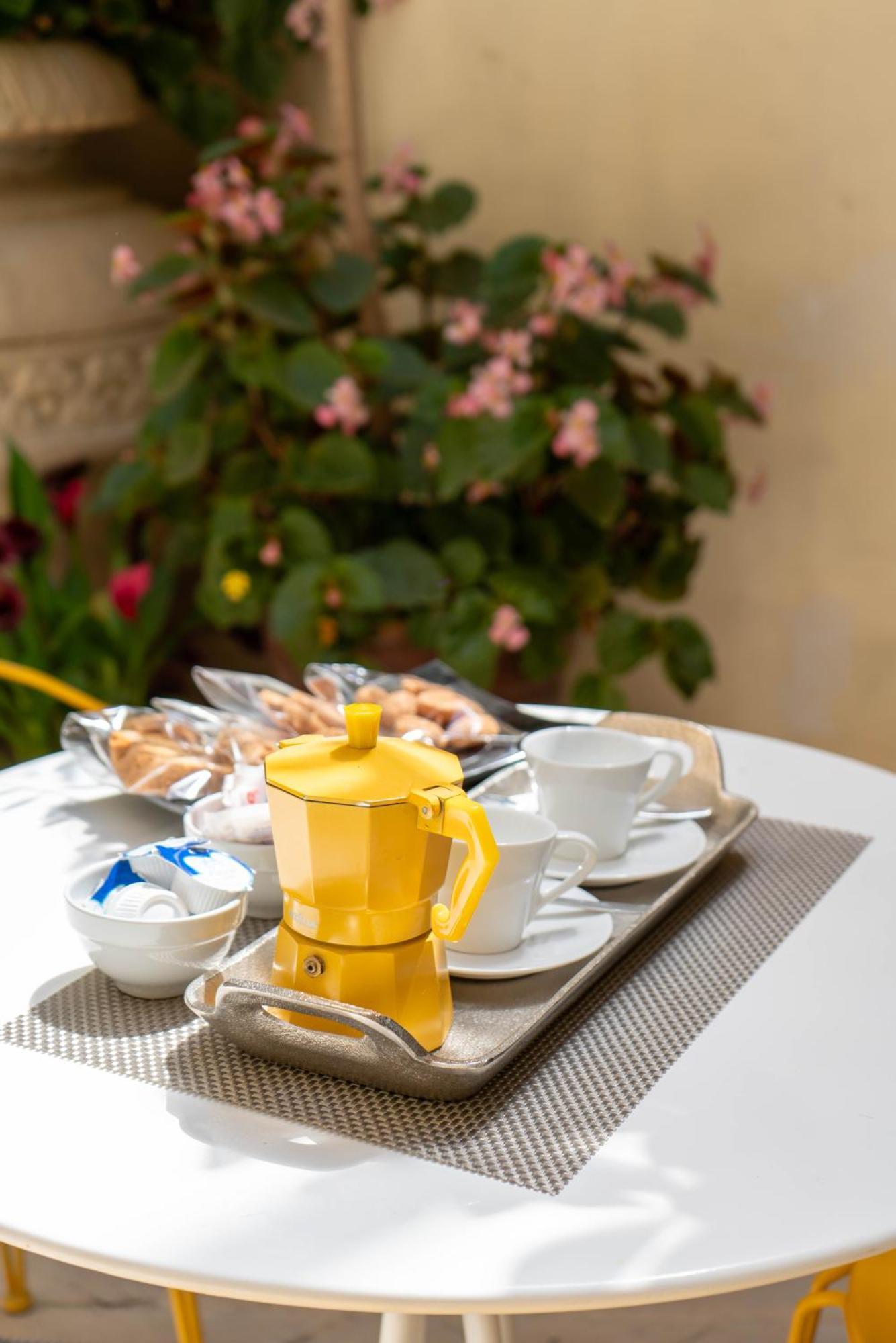 B&B Corte Dei Memoli Di Margiotta Giuseppina เลชเช ภายนอก รูปภาพ