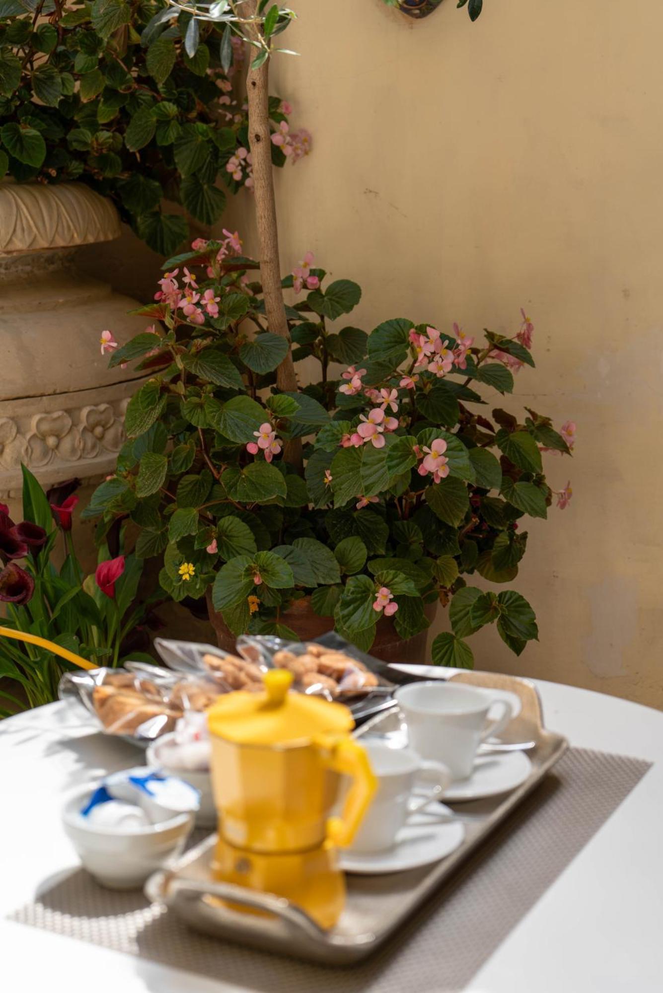 B&B Corte Dei Memoli Di Margiotta Giuseppina เลชเช ภายนอก รูปภาพ