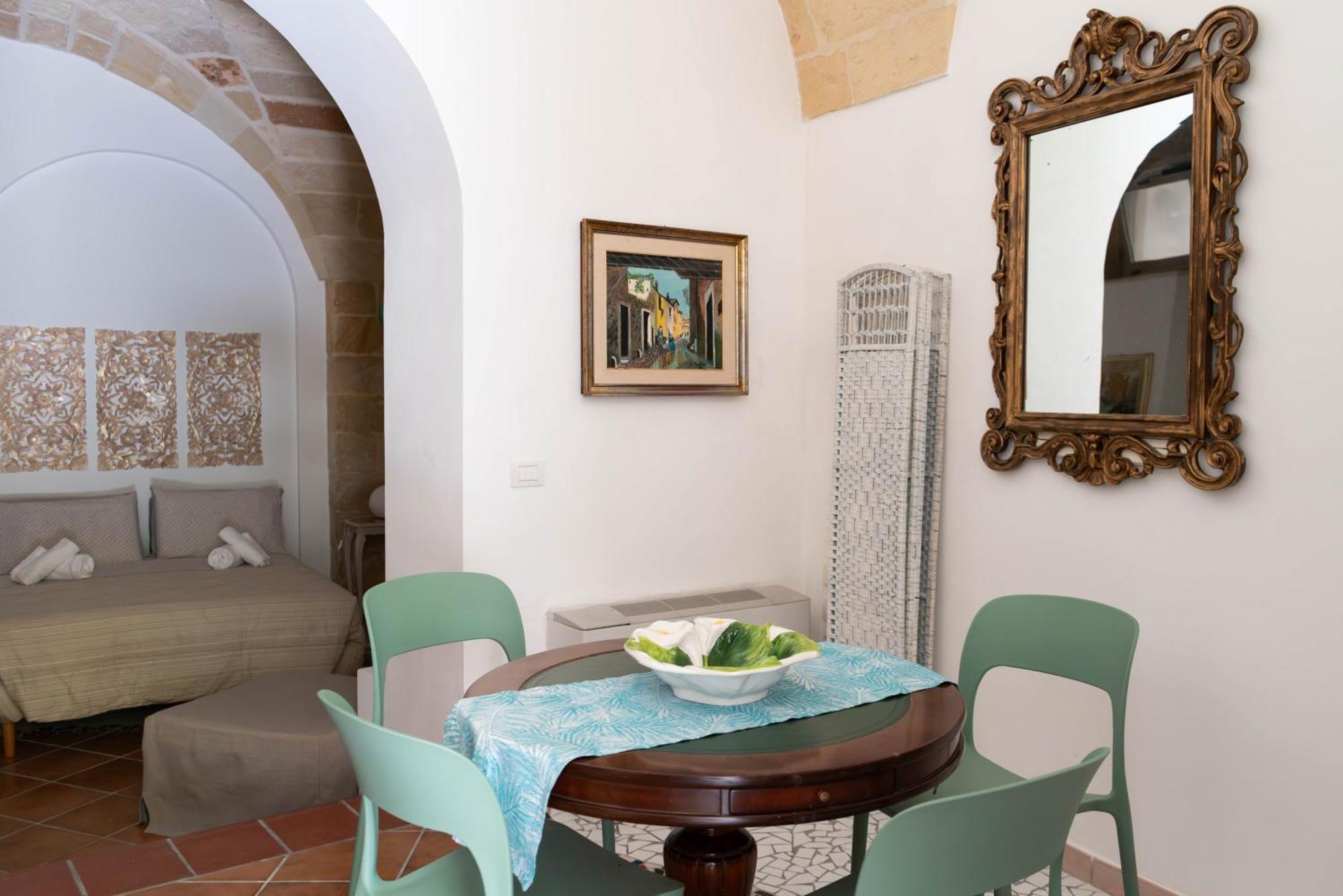 B&B Corte Dei Memoli Di Margiotta Giuseppina เลชเช ภายนอก รูปภาพ
