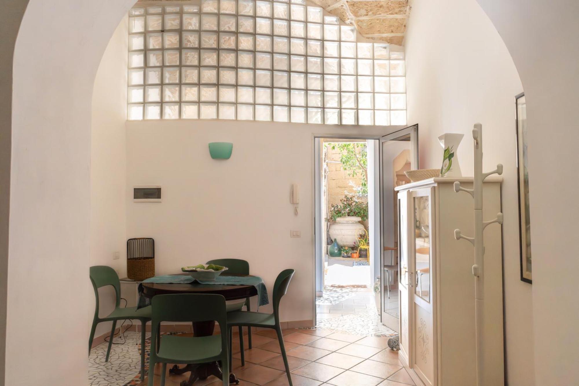B&B Corte Dei Memoli Di Margiotta Giuseppina เลชเช ภายนอก รูปภาพ