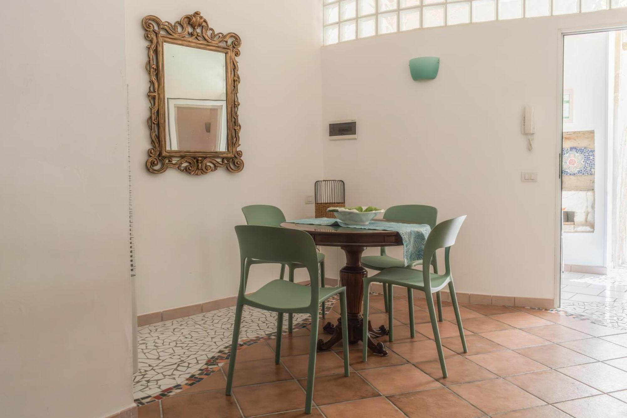 B&B Corte Dei Memoli Di Margiotta Giuseppina เลชเช ภายนอก รูปภาพ