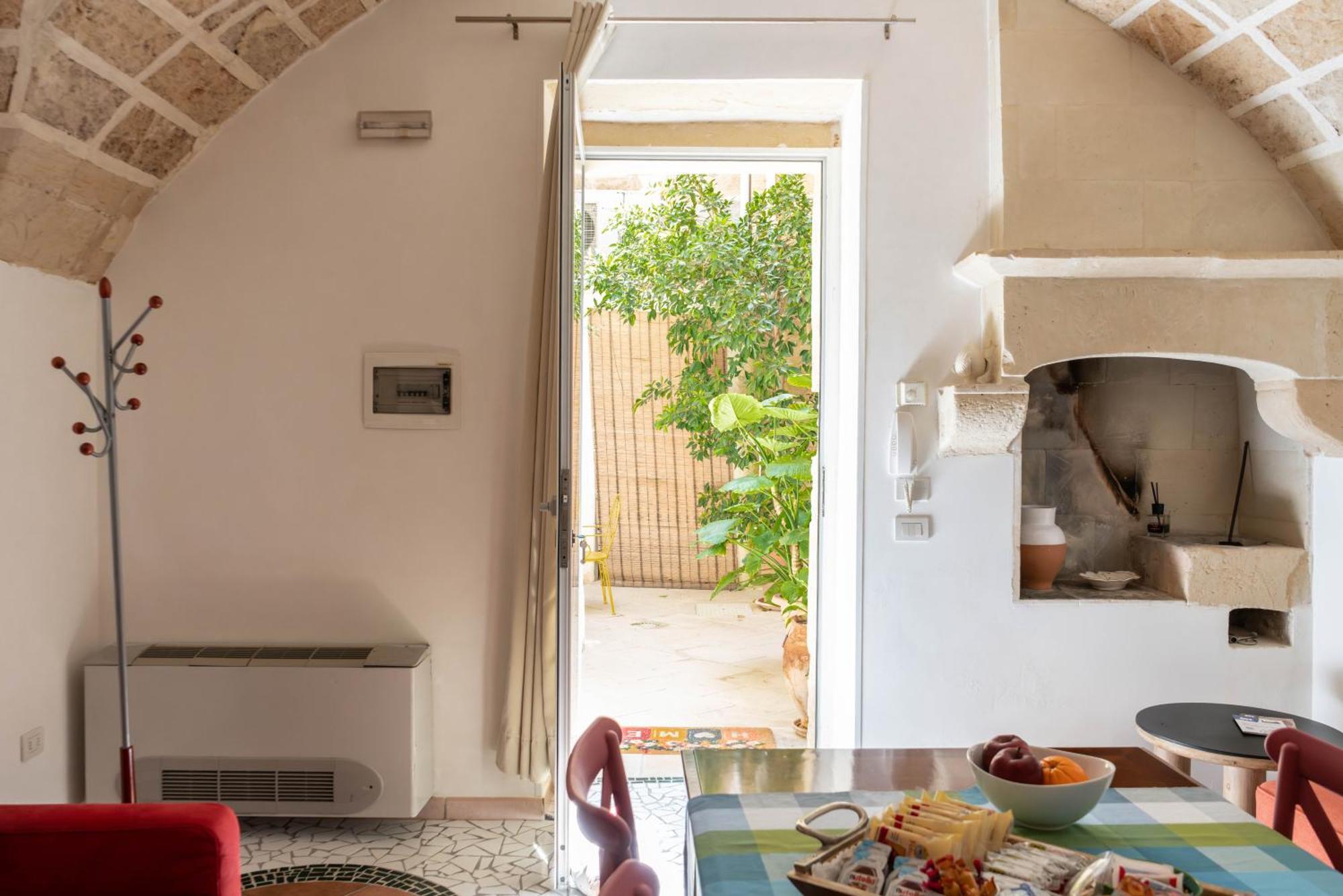 B&B Corte Dei Memoli Di Margiotta Giuseppina เลชเช ภายนอก รูปภาพ