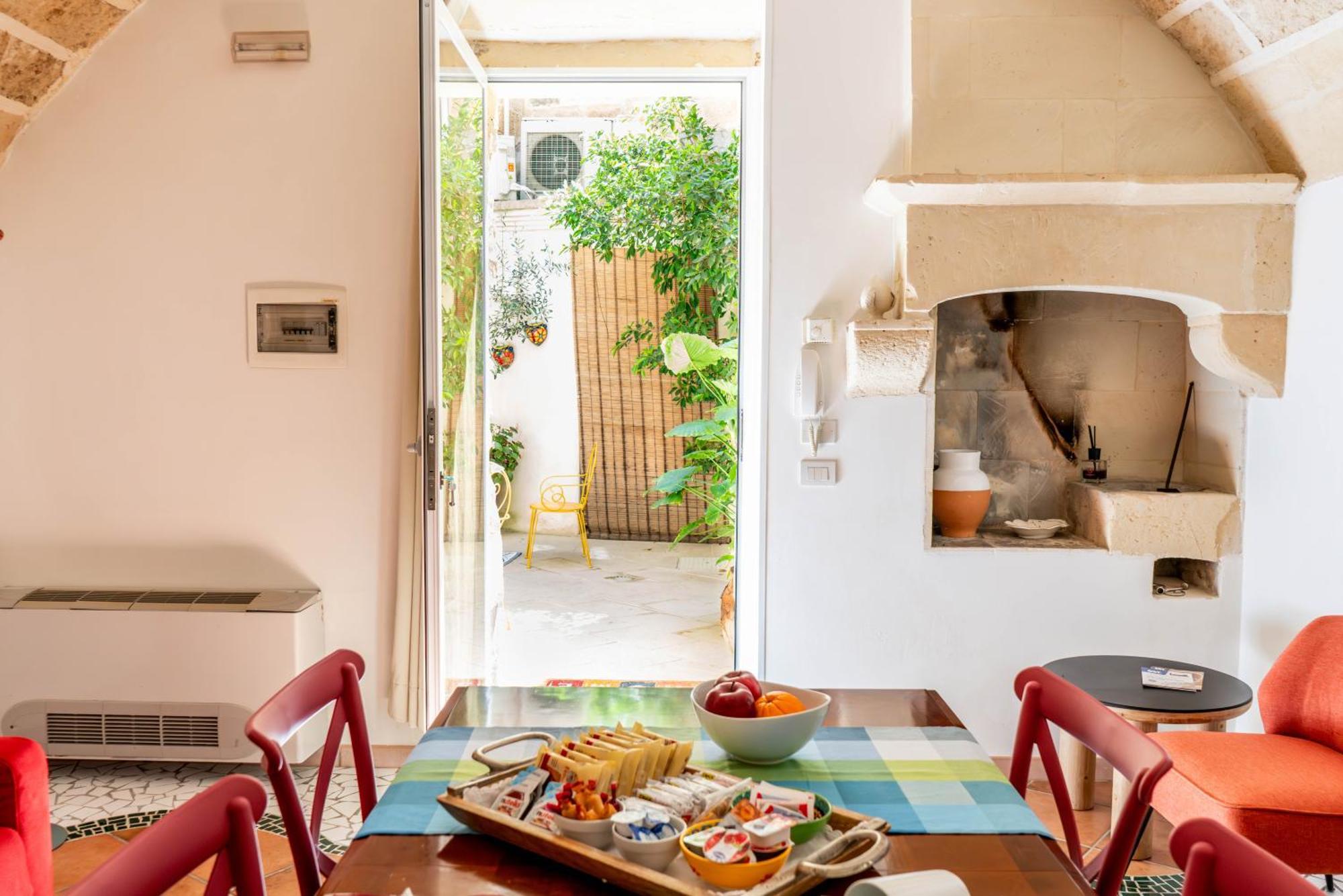 B&B Corte Dei Memoli Di Margiotta Giuseppina เลชเช ภายนอก รูปภาพ