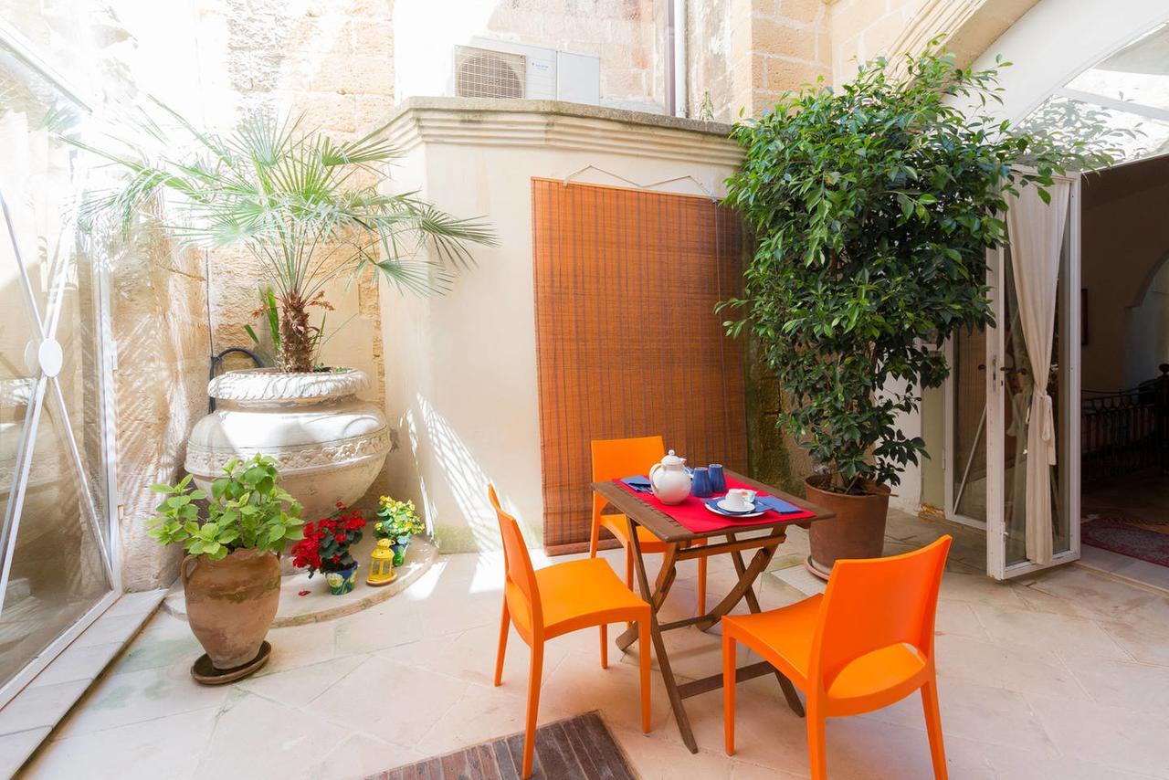 B&B Corte Dei Memoli Di Margiotta Giuseppina เลชเช ภายนอก รูปภาพ