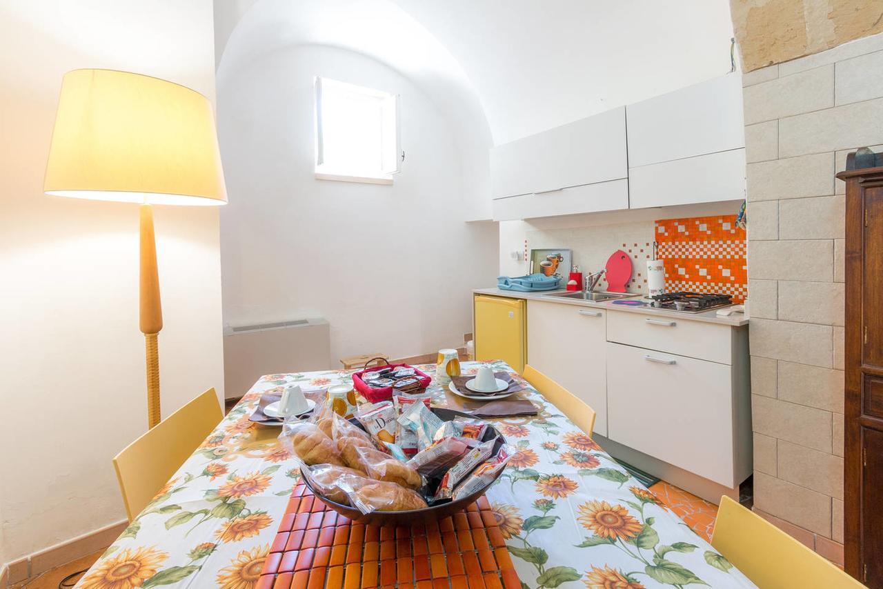 B&B Corte Dei Memoli Di Margiotta Giuseppina เลชเช ภายนอก รูปภาพ