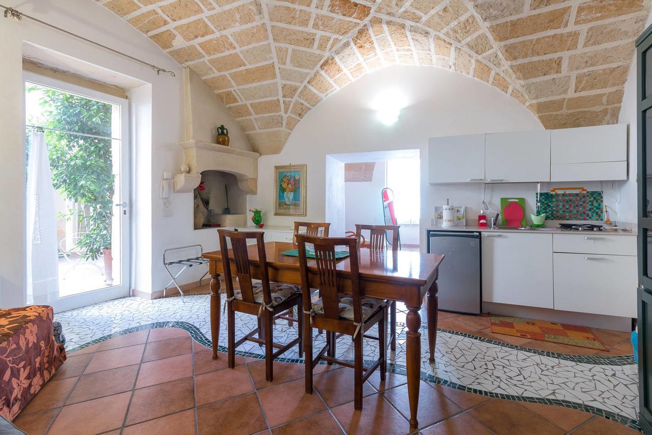 B&B Corte Dei Memoli Di Margiotta Giuseppina เลชเช ภายนอก รูปภาพ
