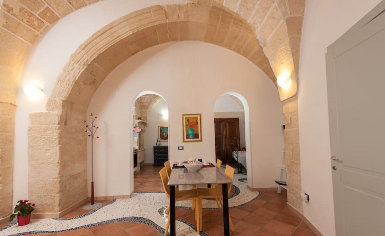 B&B Corte Dei Memoli Di Margiotta Giuseppina เลชเช ภายนอก รูปภาพ